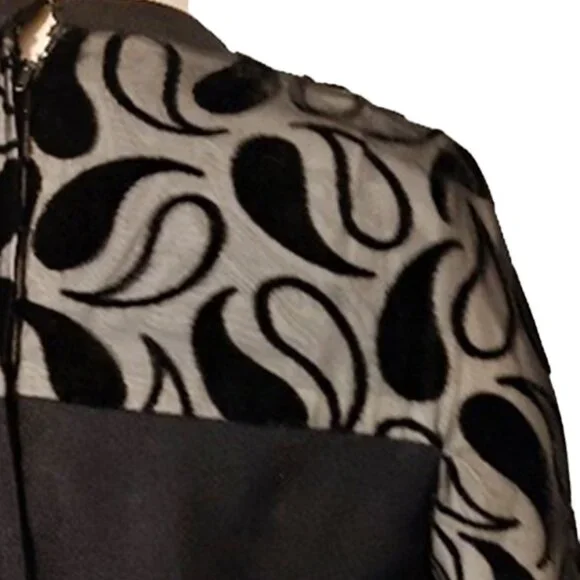 1960s Vintage Black Cocktail Dress With Illusion Top & Black Paisley Designs LBD - Picture 10 of 11